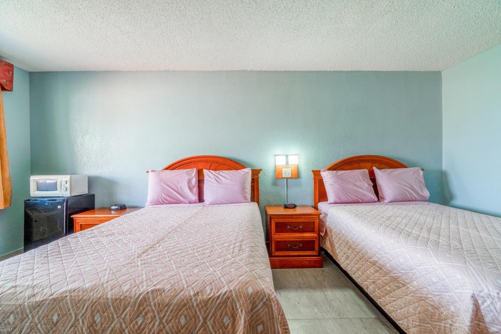 Lone Star Inn & Suites By Oyo Harlingen Tx Exteriör bild
