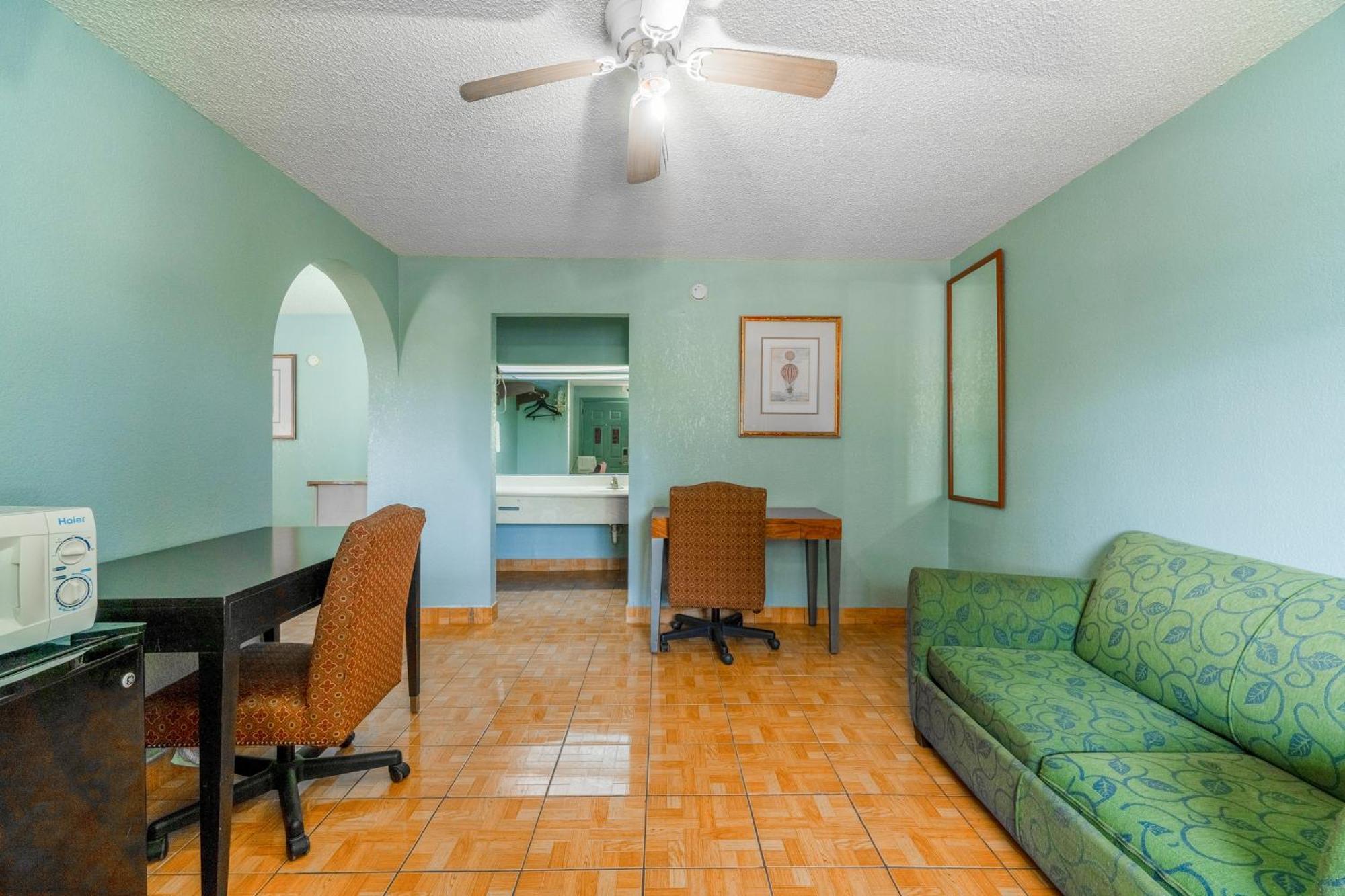 Lone Star Inn & Suites By Oyo Harlingen Tx Exteriör bild