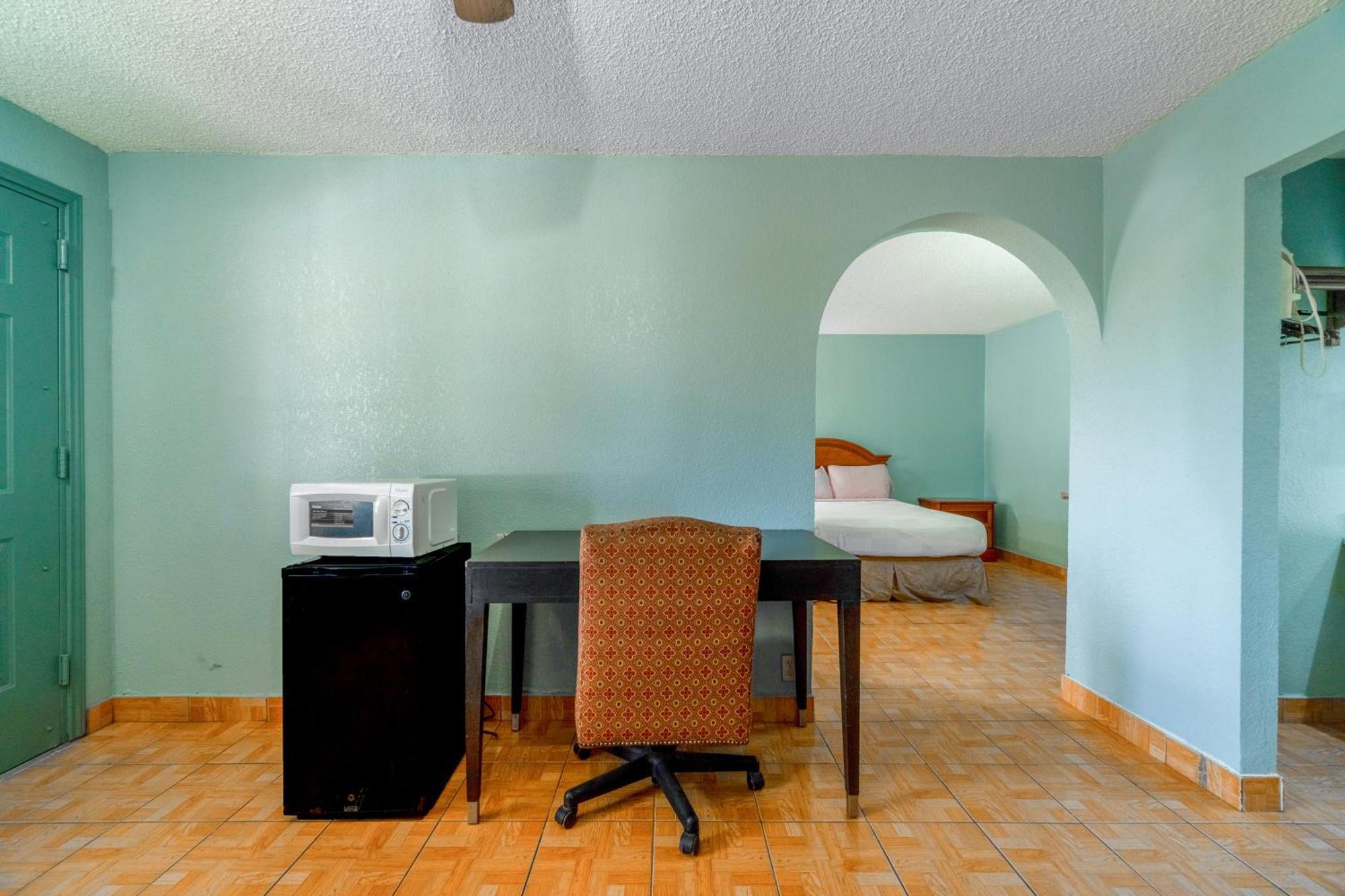 Lone Star Inn & Suites By Oyo Harlingen Tx Exteriör bild
