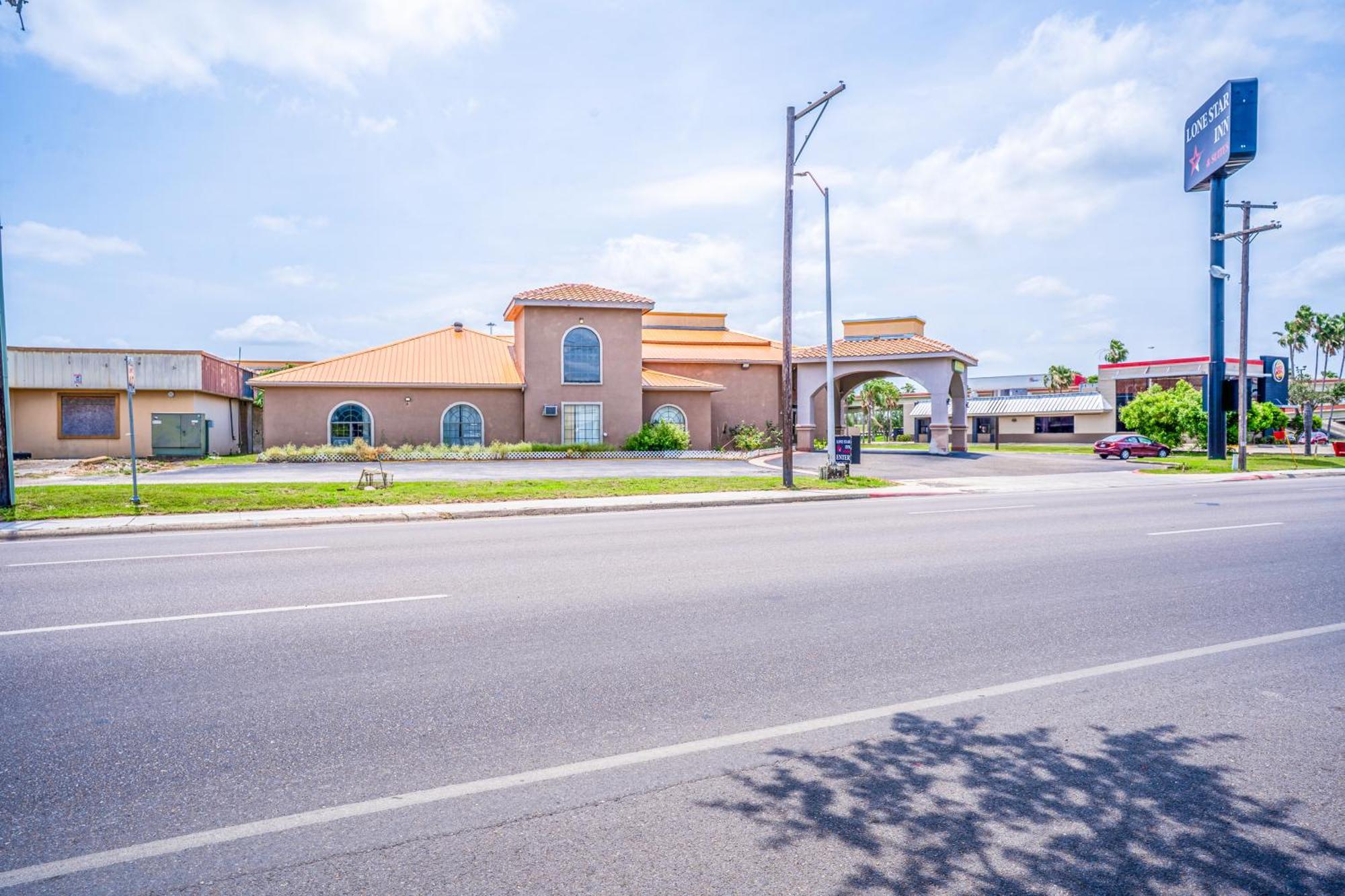 Lone Star Inn & Suites By Oyo Harlingen Tx Exteriör bild
