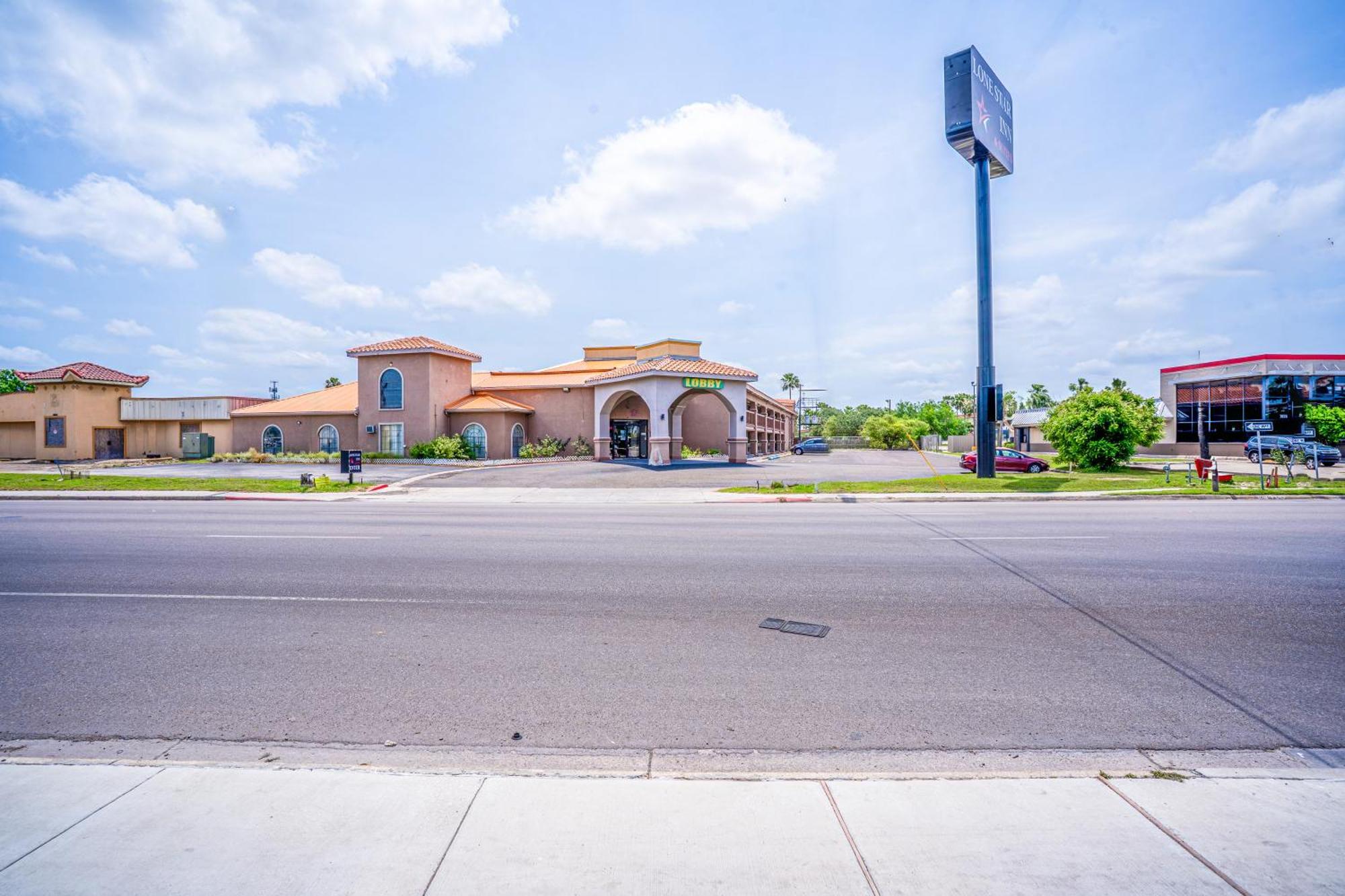 Lone Star Inn & Suites By Oyo Harlingen Tx Exteriör bild