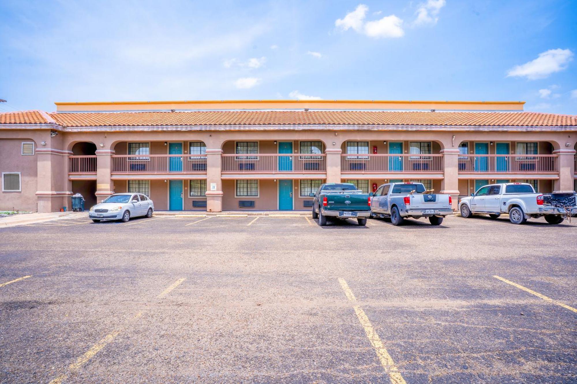 Lone Star Inn & Suites By Oyo Harlingen Tx Exteriör bild